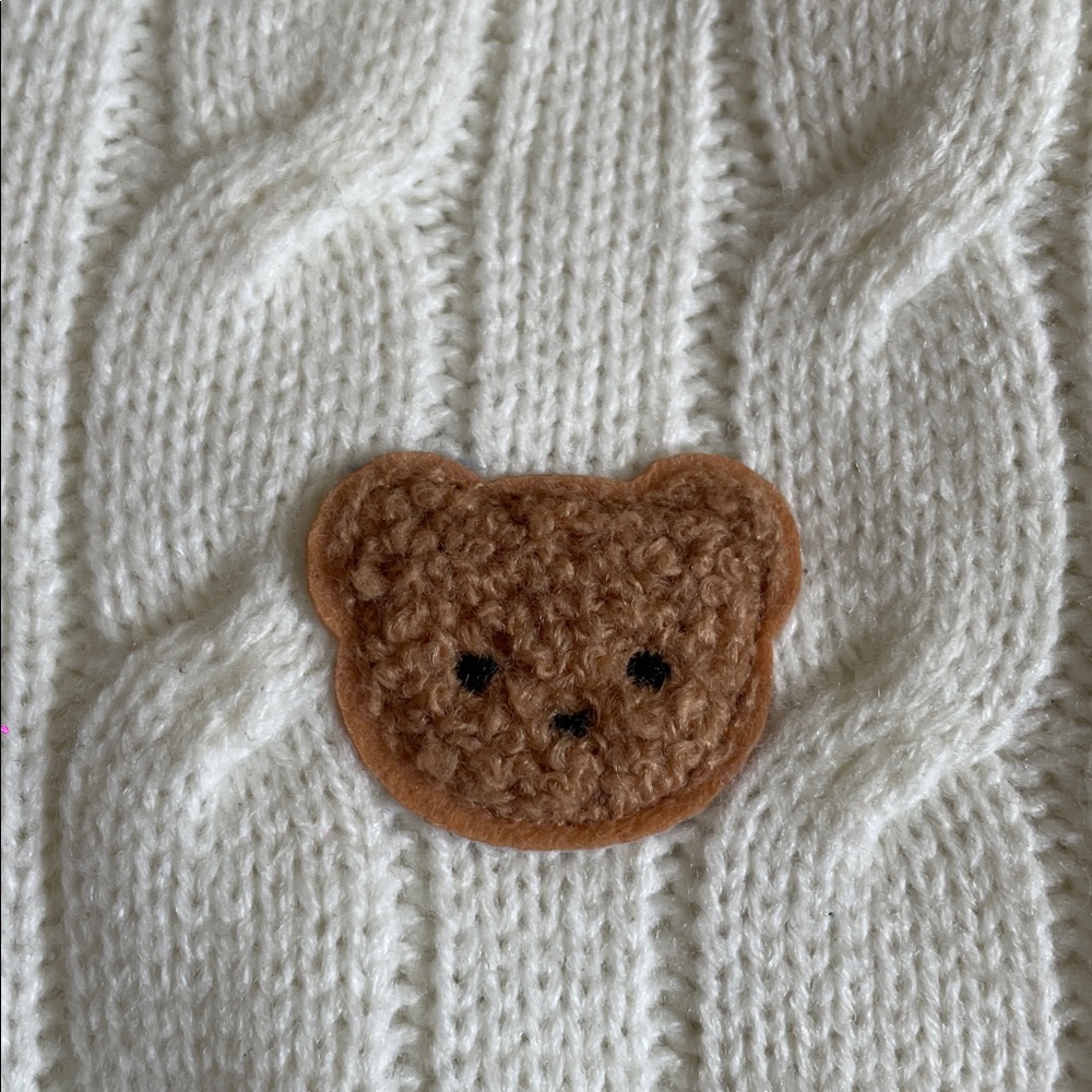 Forever 21 Ivory Bear Sweater Top 🤎 - Picture 2 of 2